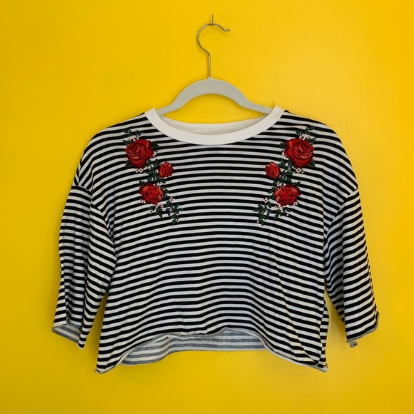 Cropped Embroidered Striped Top - Picture 4 of 6